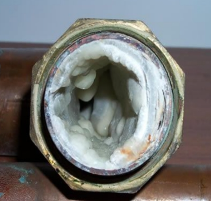 Tubería afectada por la cal